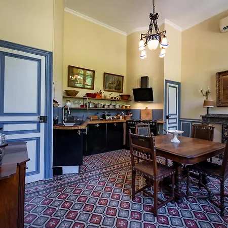 Casa de hóspedes De La Rivière 4*